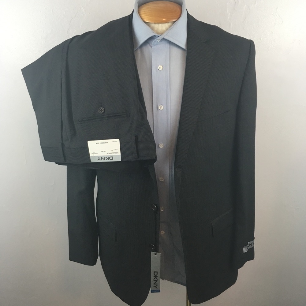 Dkny 42s mens suit gray stripes slim fit 100% wool 2 buttons side vents ea0072